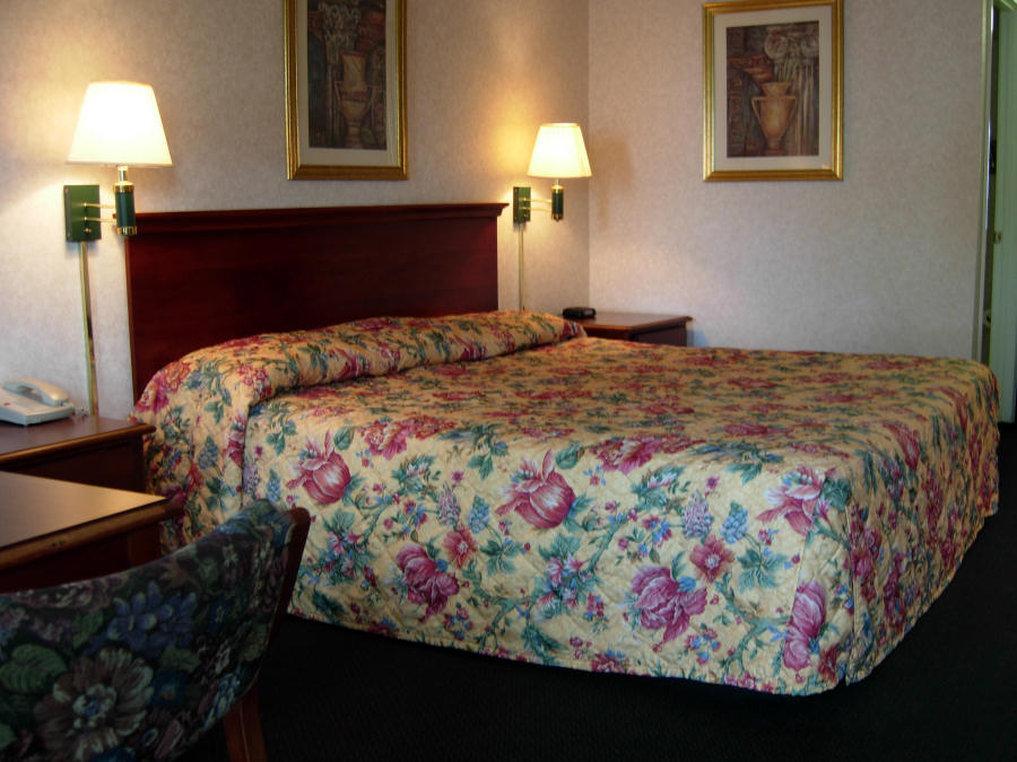 America'S Best Inn & Suites - Decatur Εξωτερικό φωτογραφία